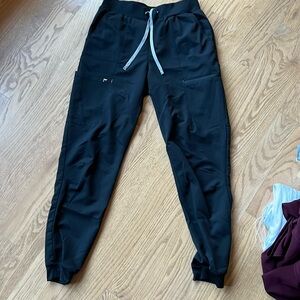 Fabletics Scub joggers